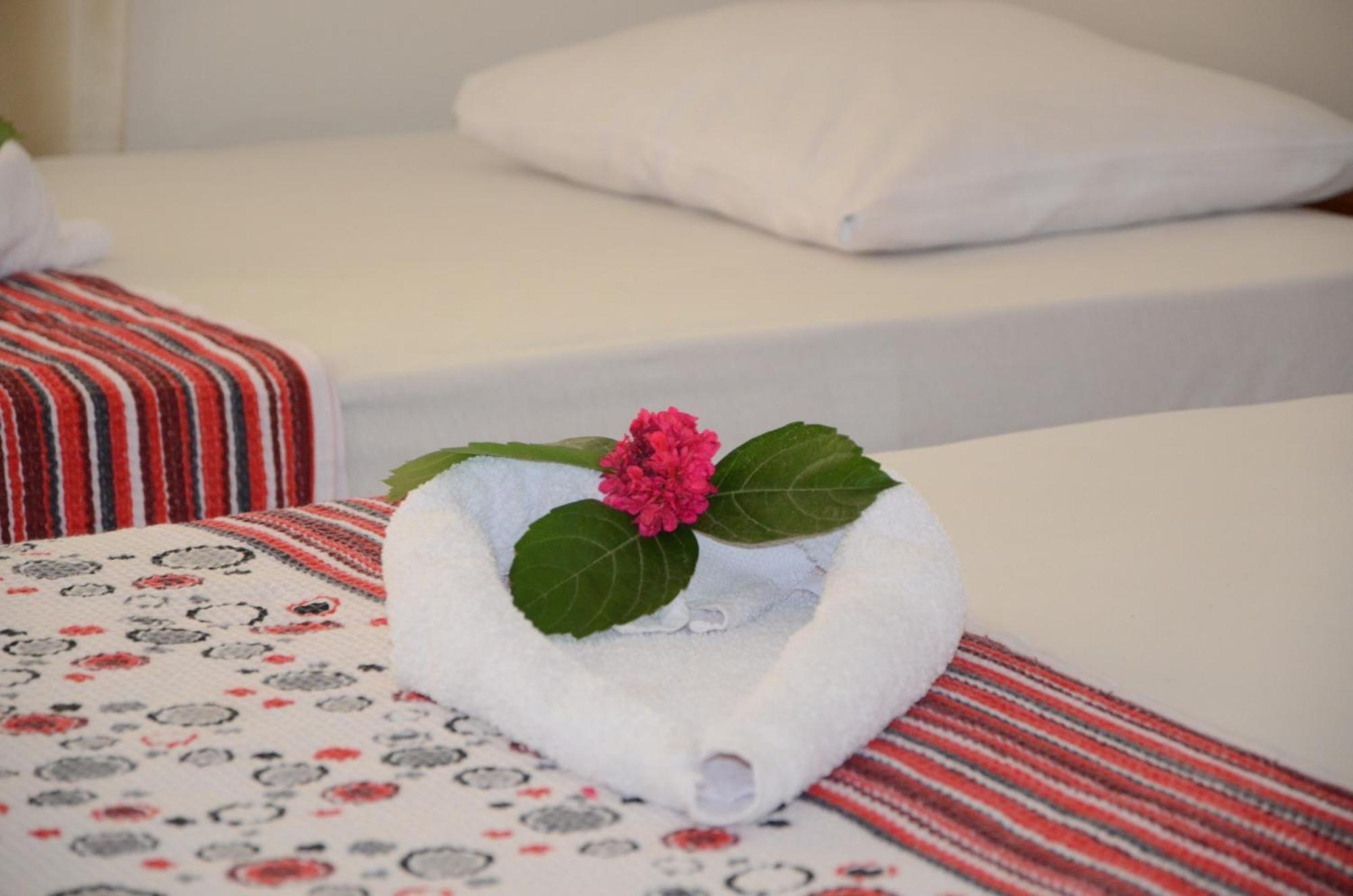 Dilek Hotel Menderes Buitenkant foto